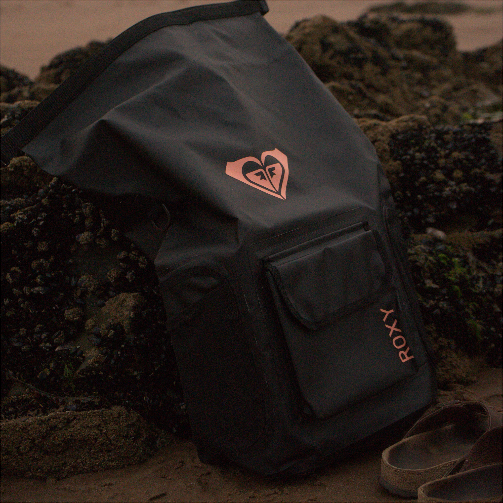 2026  Roxy Need It 50-Liter-Rucksack ERJBP04888  Anthracite